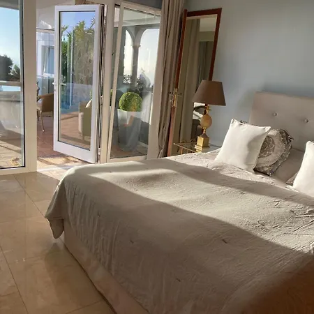 Gecko Villa *