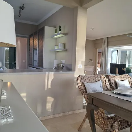 Gecko Villa *